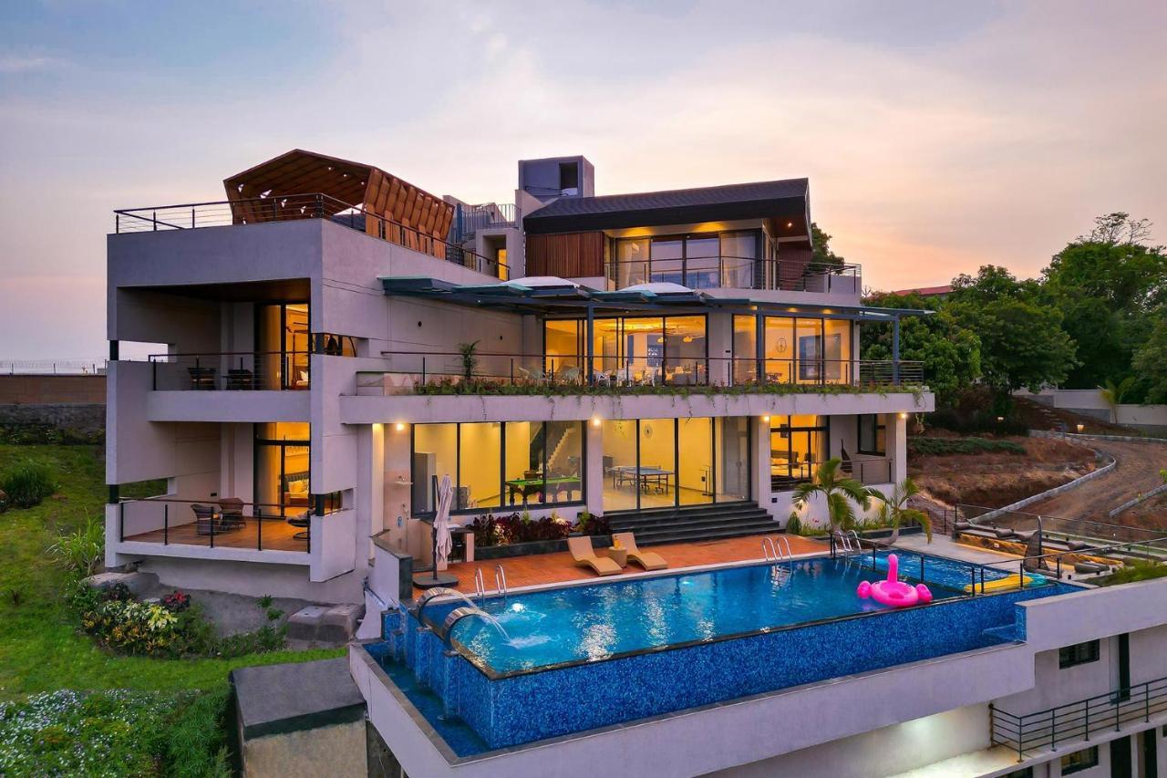איגטפורי Pearl Lakeview Mansion By Stayvista - Lakeside Villa With Infinity Pool, Jacuzzi, In-House Theatre & Games Room מראה חיצוני תמונה