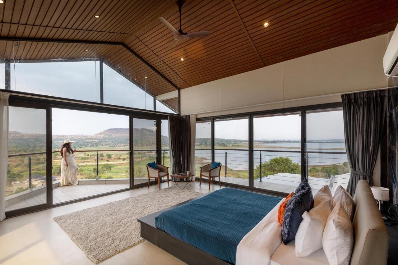 איגטפורי Pearl Lakeview Mansion By Stayvista - Lakeside Villa With Infinity Pool, Jacuzzi, In-House Theatre & Games Room מראה חיצוני תמונה