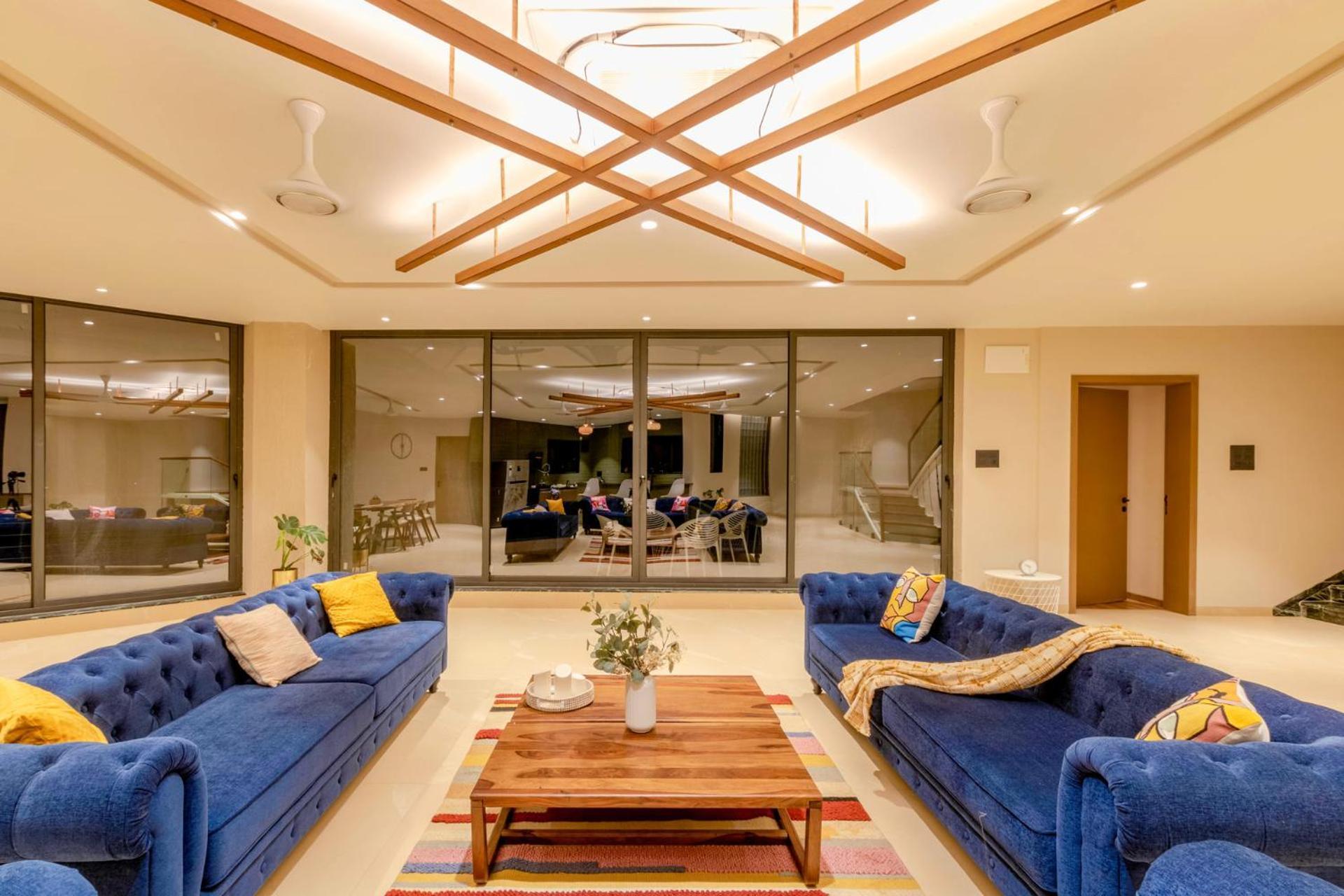 איגטפורי Pearl Lakeview Mansion By Stayvista - Lakeside Villa With Infinity Pool, Jacuzzi, In-House Theatre & Games Room מראה חיצוני תמונה