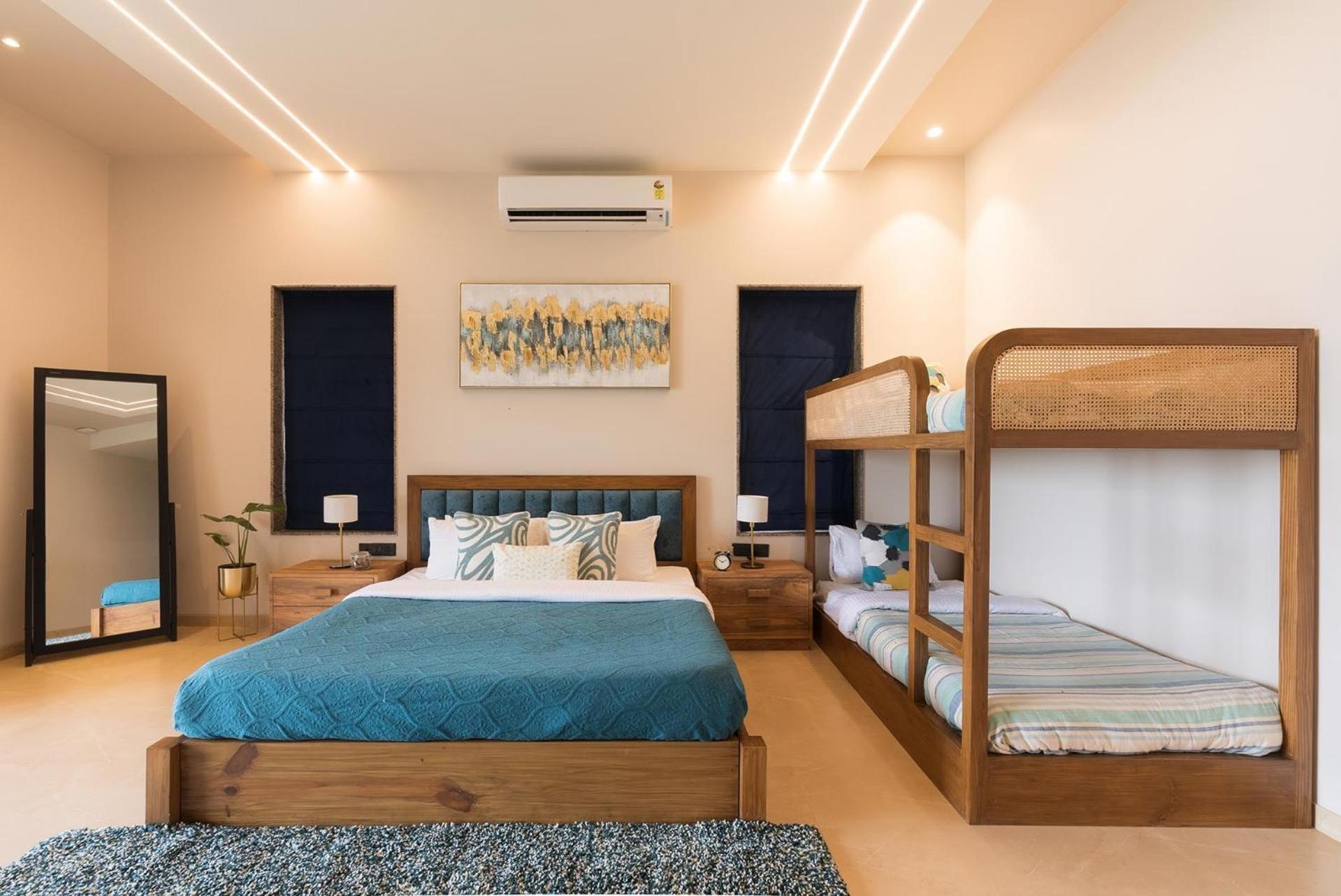 איגטפורי Pearl Lakeview Mansion By Stayvista - Lakeside Villa With Infinity Pool, Jacuzzi, In-House Theatre & Games Room מראה חיצוני תמונה